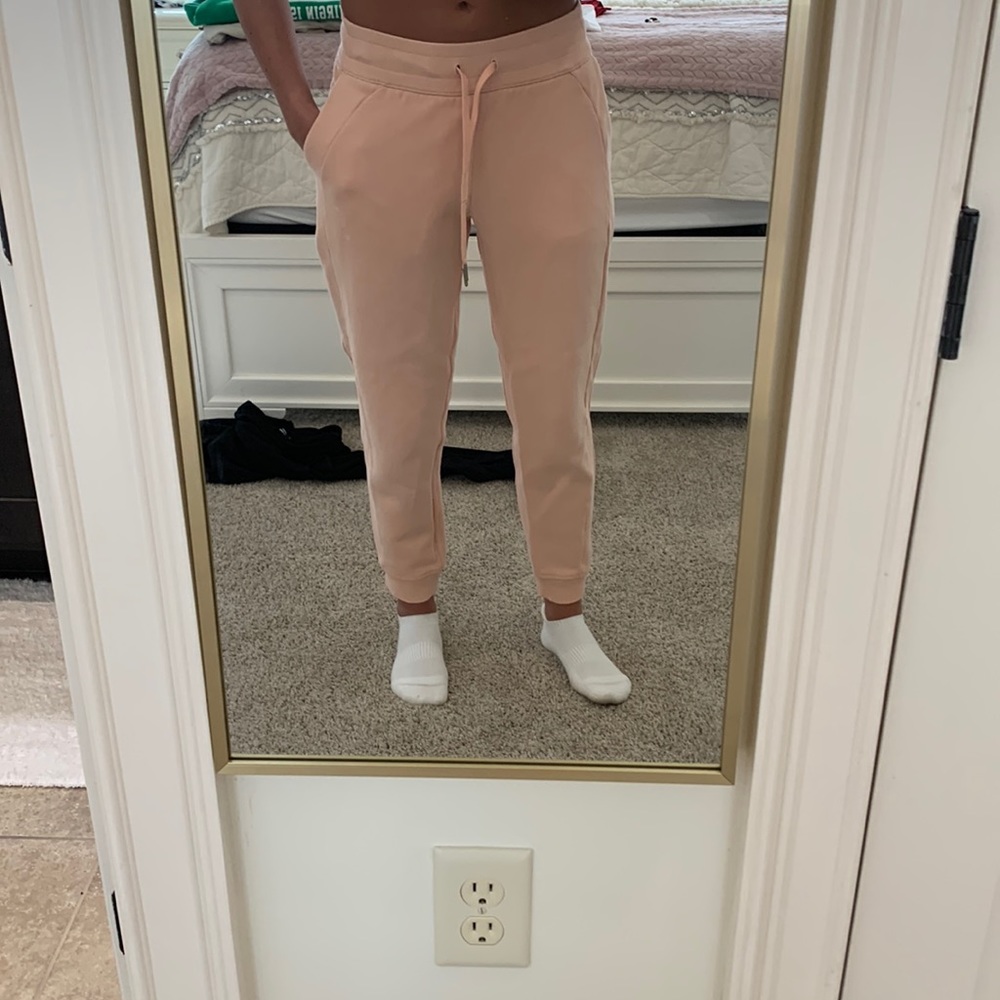 Brand new Lulu scuba sweatpants!!